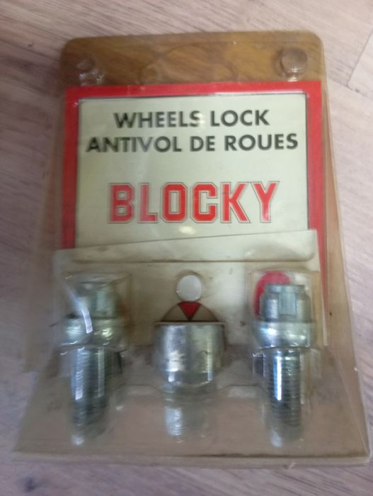 Комплект колісних  болтів секреток 12*1.5*29