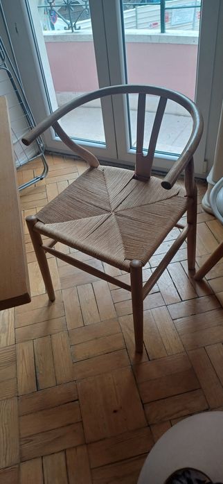 Mesa de Jantar de Madeira