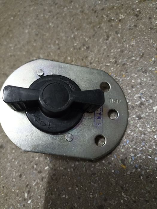 Вимикач маси 24 В