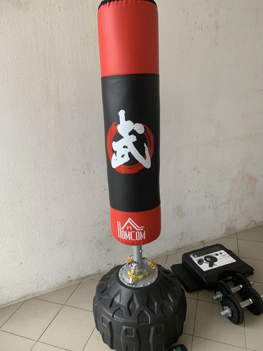 Saco de boxe com base