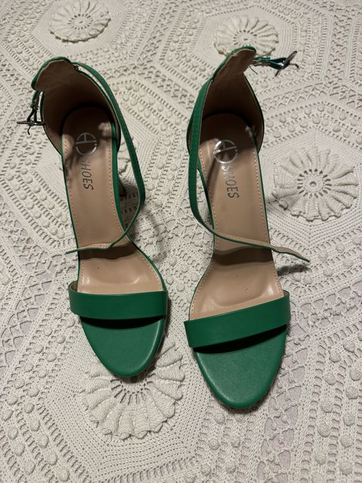 Conjunto Sandálias (40) + mala