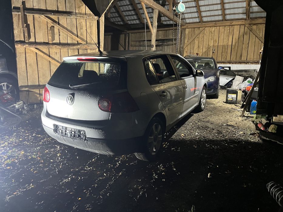 Розборка VW GOLF 5 шрот гольф 5 запчастини гольф V