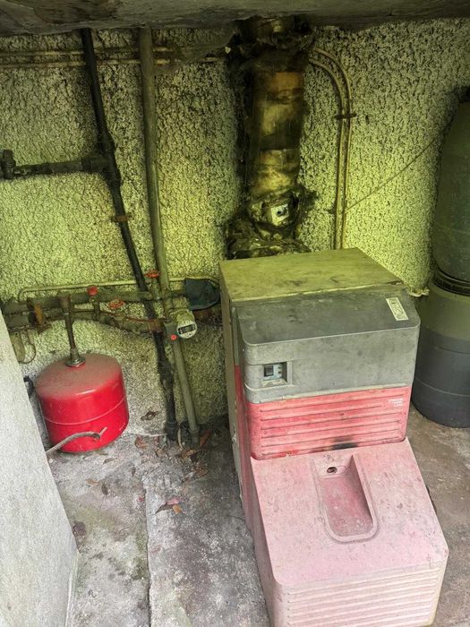 deposito gasóleo 150€ 
caldeira 300€