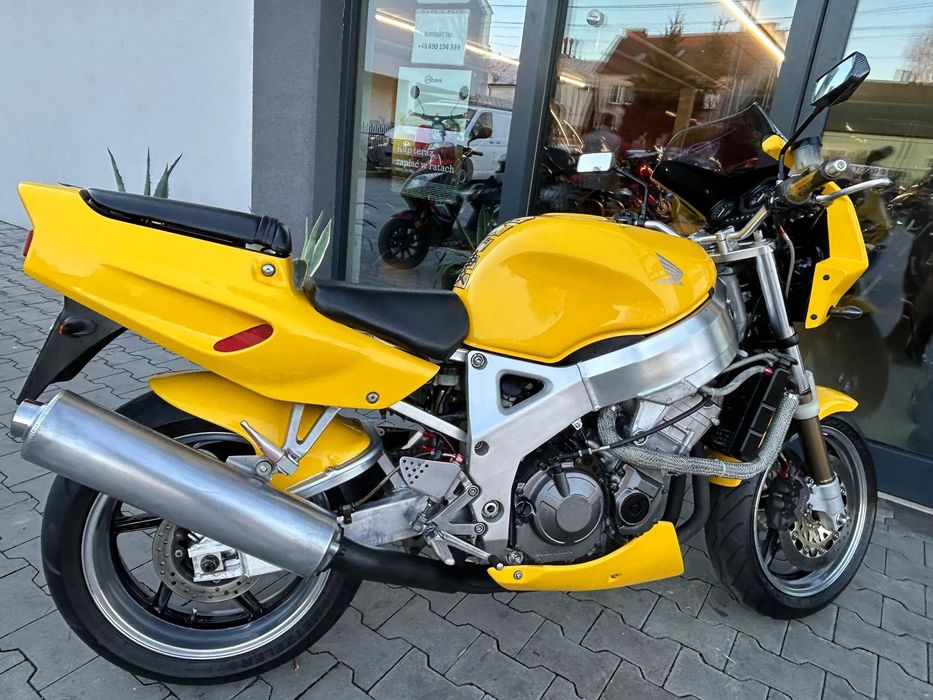 Honda CBR HONDA CBR 900 RR SC28 Naked 56466km Oryginalny Przebieg+TUV Bez wkładu