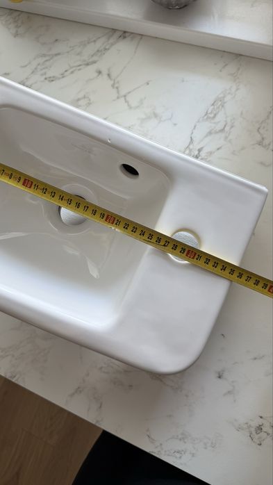 Umywalka Villeroy & Boch wisząca mała