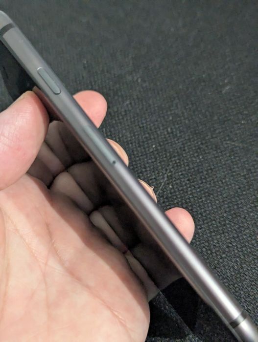 iPhone 8   64 gb  невер.