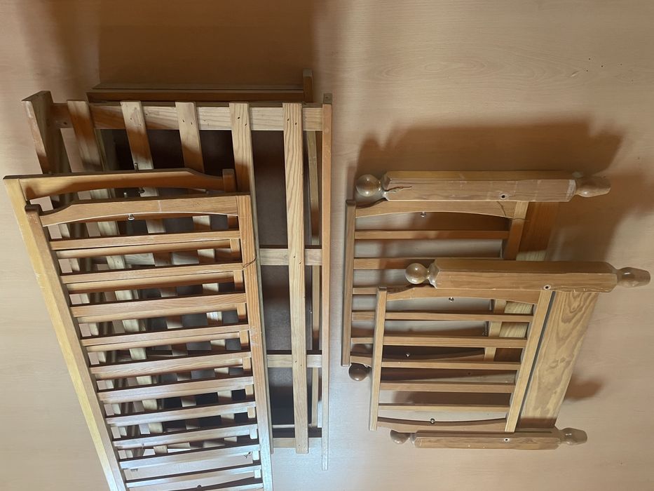 Cama de criança em pinho