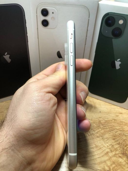 Айфон 11 в гарному стані