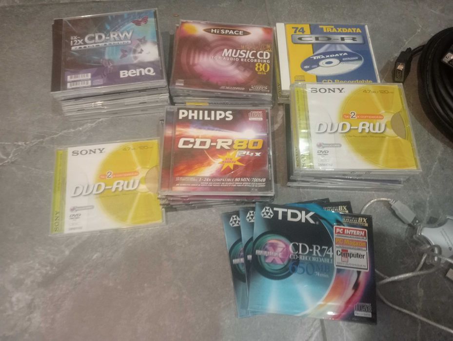 Zestaw płyt CD-R dvd-rw zasilacz kable router mega zestaw