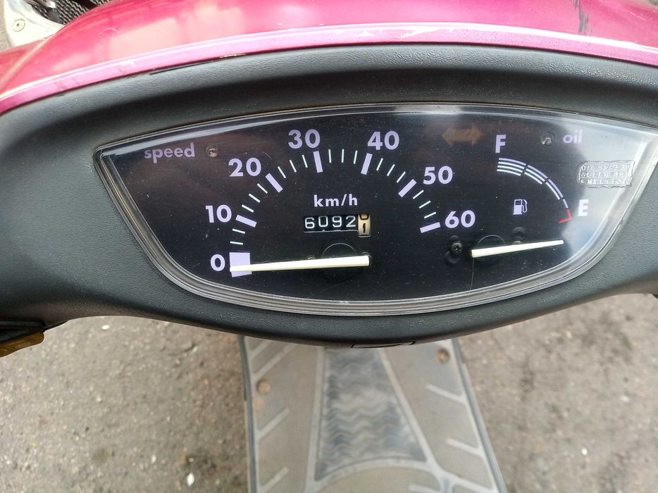 Продам скутер ХОНДА 2000 р