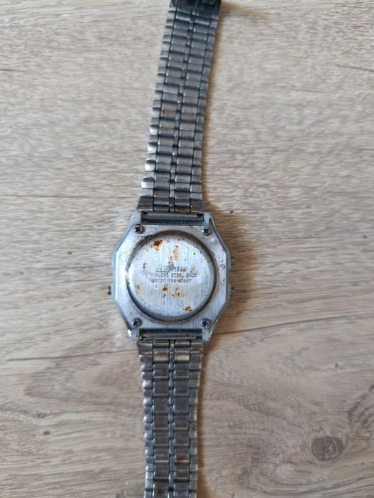 Часы Casio A168 .