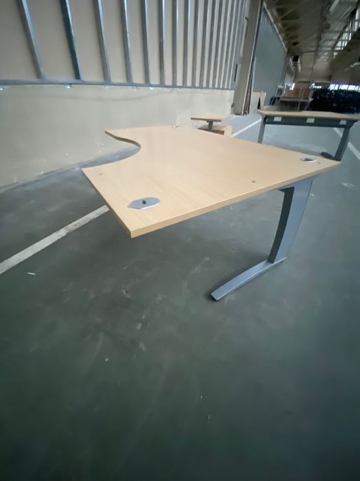 Biurka narożne 160/120 stelaż metalowy, Lewe i Prawe , POLEASINGOWE