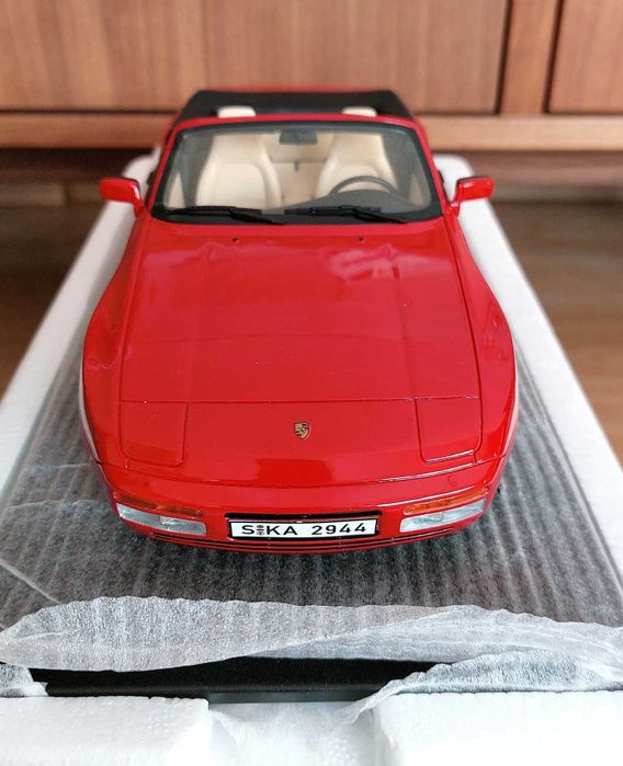 Porsche 944 S2 Cabriolet 1989 Escala 1:18 GT Spirit