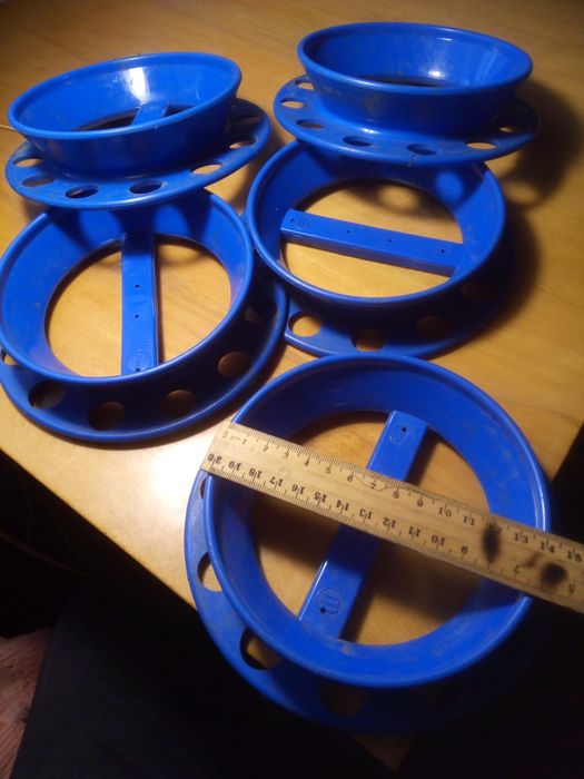 Котушки риболовні,волосінь 30 м,свинцевий груз.