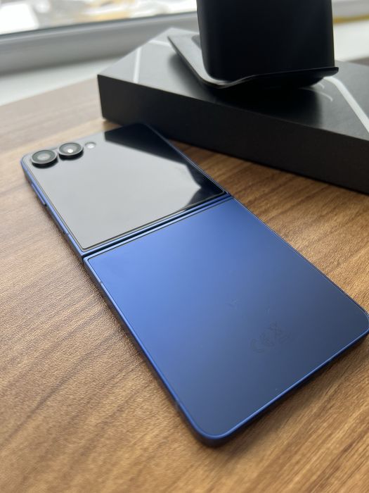 Смартфон Samsung Galaxy Flip 7 513 GB Blue Shadow