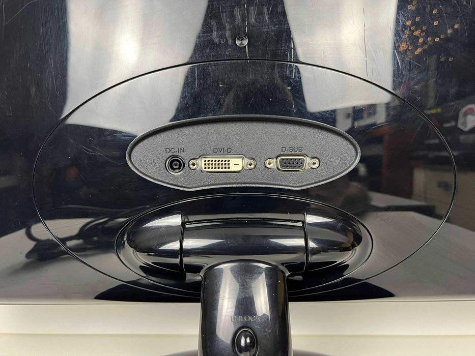 Monitor LG Flatron E2250T + zasilacz + kabel DVI