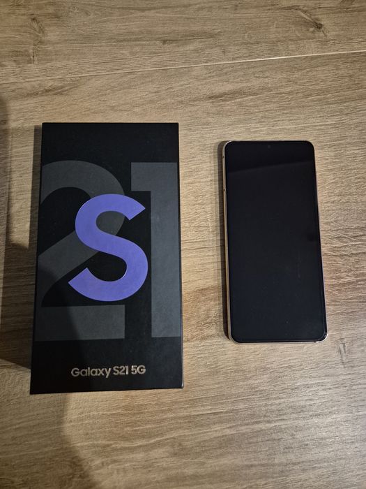 Samsung s21     .