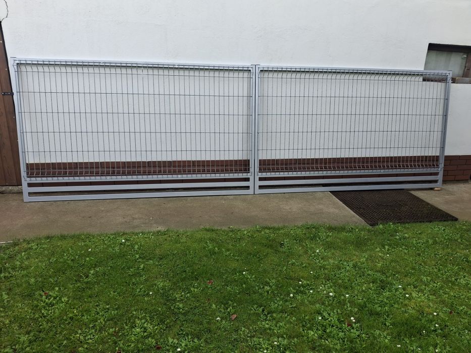 Brama szer. .5m , wys.1,5m.