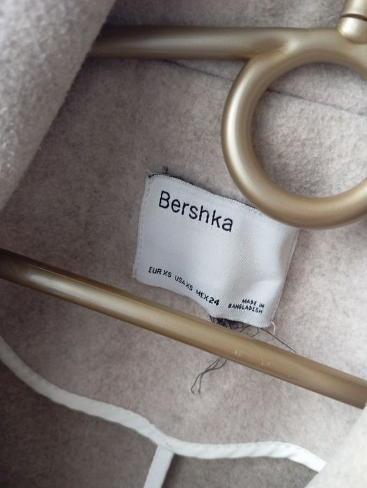 Płaszcz Bershka XS beżowy elegancki