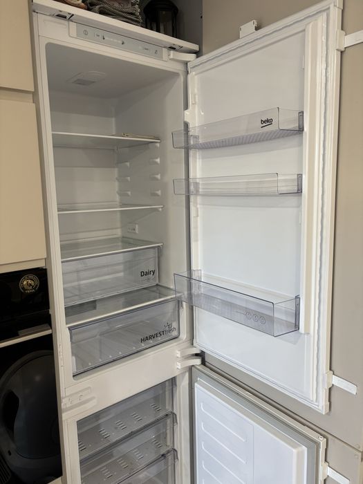 Combinado Encastre Beko 255L