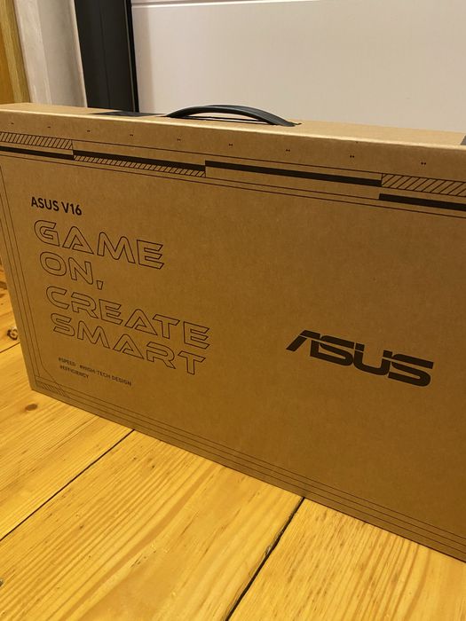 ASUS Vivobook V16 / RTX 5050 8GB / Intel Core 5 210H / 16GB / 144Hz