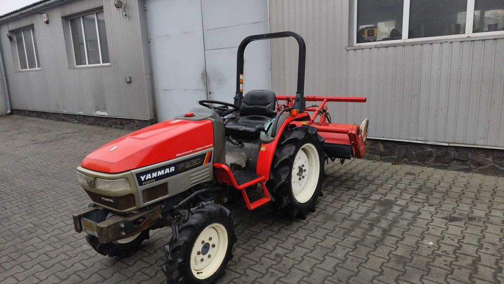 Japoński traktorek Yanmar F 230 z glebogryzarką 4x4 23 KM Rewers