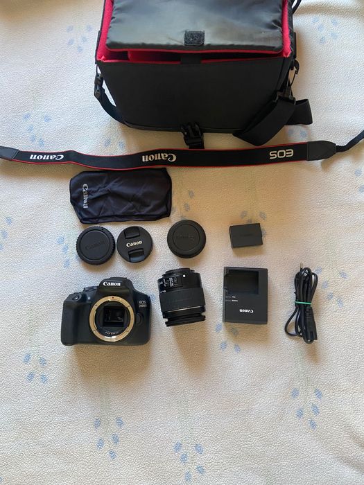 Kit Máquina Fotográfica CANON EOS 2000D64297616022273120