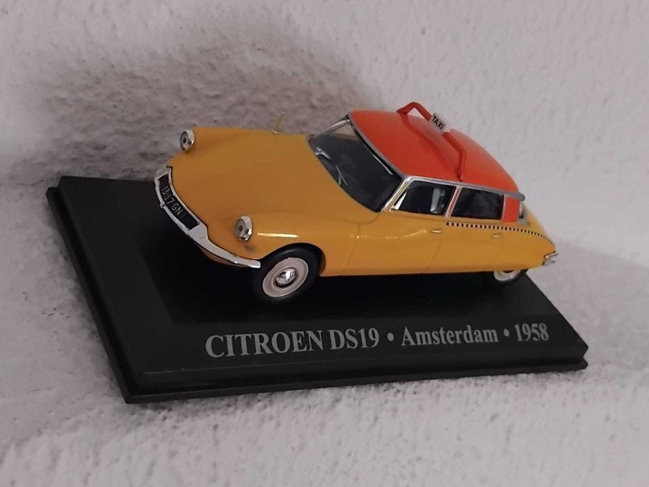 Citroen. DS-19 taxi Amsterdam 1958.  London-Sydney 1968.  Monte Carlo 1959.  DS-19 1956. Solido. 25€/cada,   Vendo miniaturas da minha coleção 1/43.