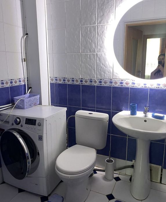 Здається чудова 4 кімнатна квартира в центрі міста.