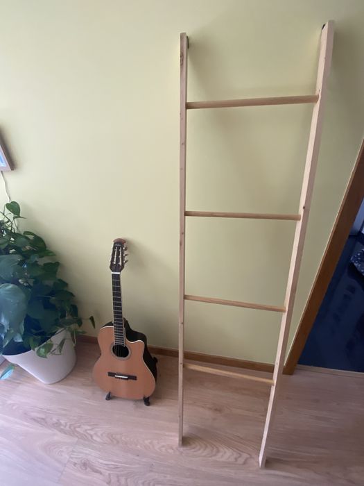 Porta roupa em escada