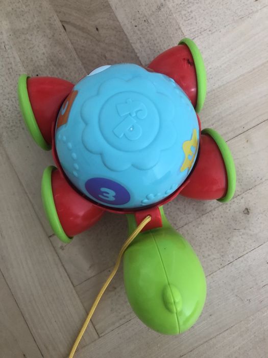 Fisher-Price, jeżdżący żółwik ze sznurkiem