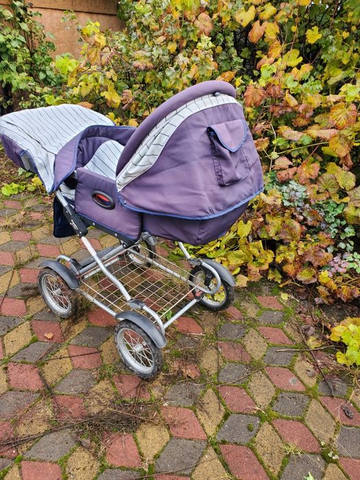 Дитяча коляска в гарному стані
