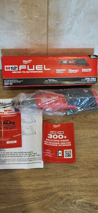 Milwaukee 2567-20 M12 Fuel Бесщеточный угловой гайковерт, трещетка 3/8