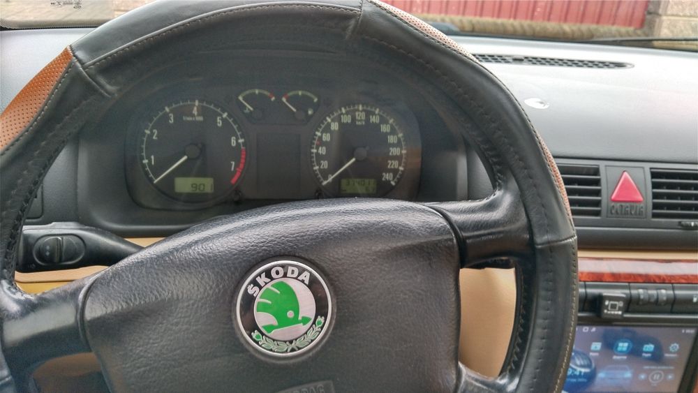 Skoda Oktavia Tour 1.8 турбо 20v бензин