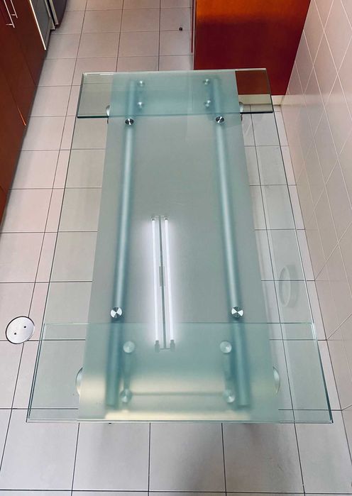 Mesa de Cozinha com tampo em vidro