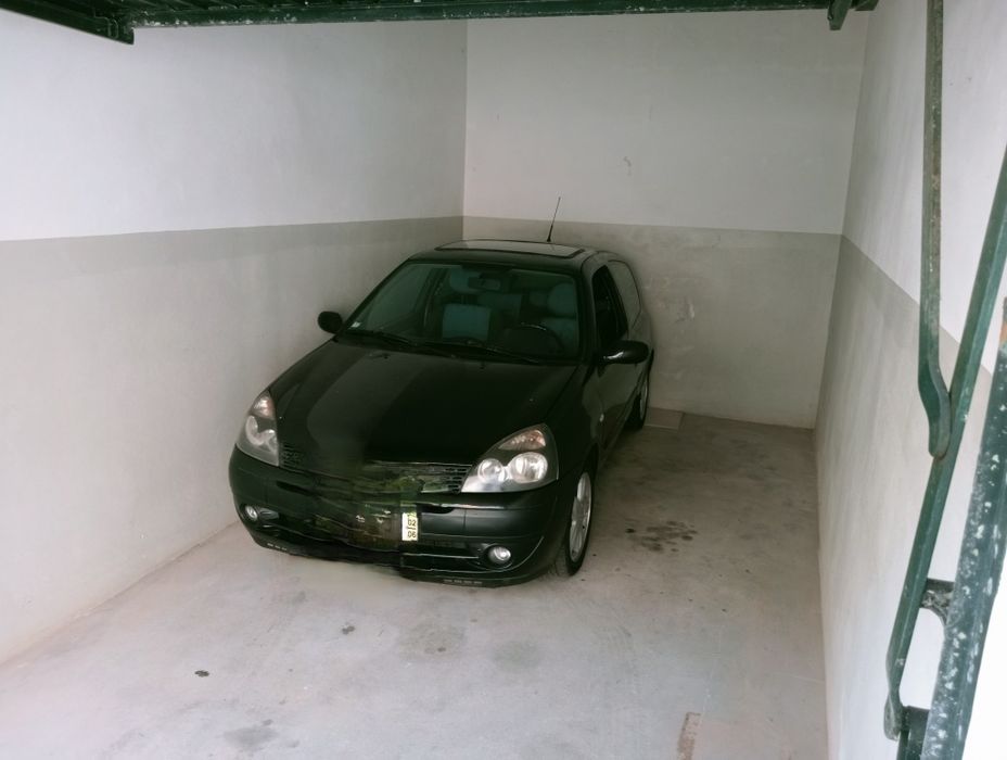 Alugo garagem box