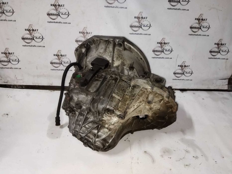Коробка передач 2,0 2,5 КПП Trafic, Opel Vivaro, Nissan Primastar