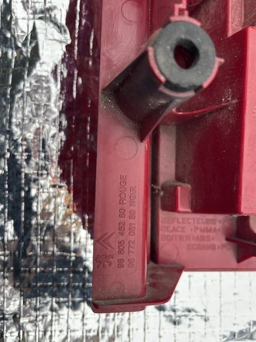 Продам для вантажівок фонарь задний Peugeot Partner Citroen Berlingo