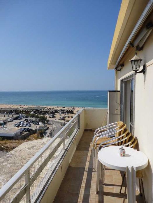 Fantástico T3 com vista mar junto á praia