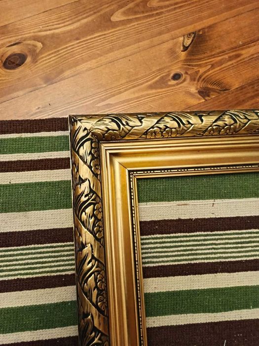 Drewniana rama złocona