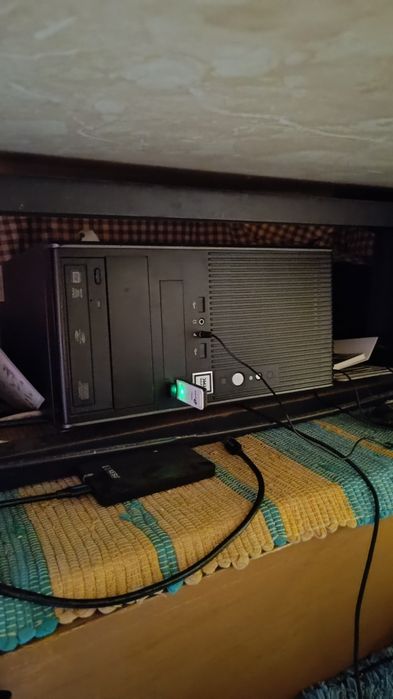 Komputer stacjonarny razem z Monitorem