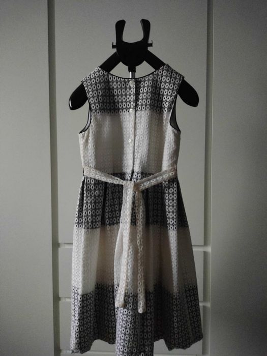 Святкове плаття для дівчинки на 8-9 р