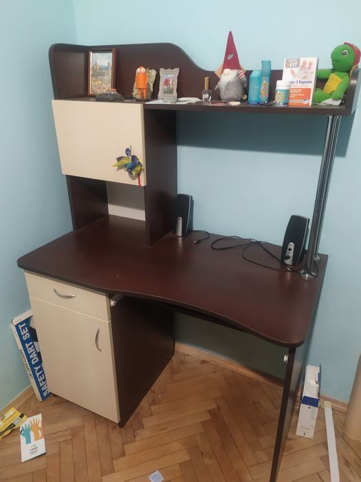 Столик комп'ютера