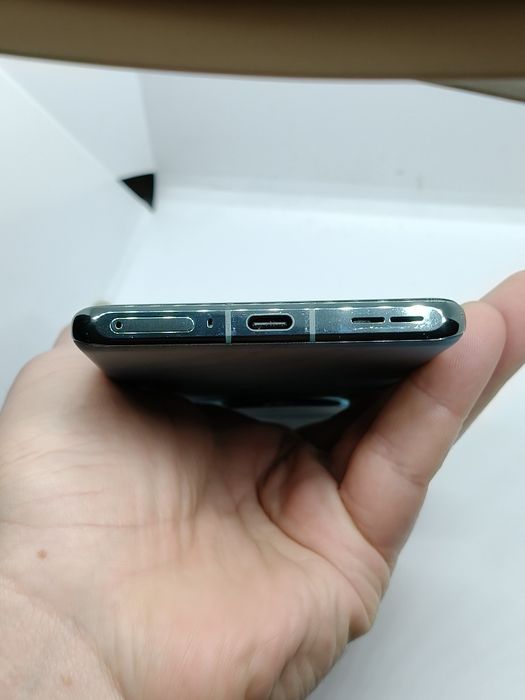 Oneplus 12 16/512Gb Flowy Emerald Qualcomm Snapdragon 8 Gen3