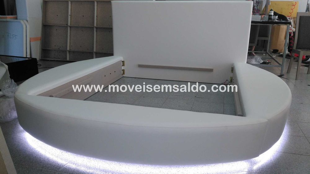 Cama de Casal Redonda Estofada - Fabricamos todas as cores e medidas