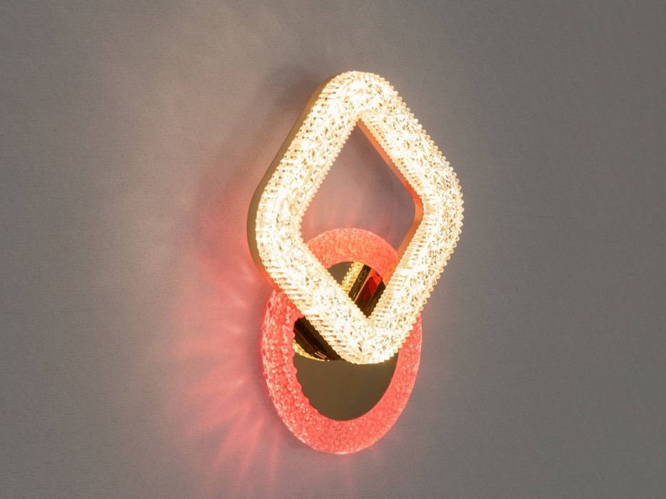 Продам люстри бра