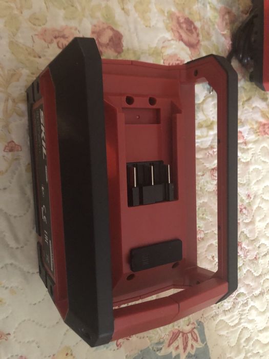 Coluna Skil Bluethoot Speaker + Battery Charger 20v