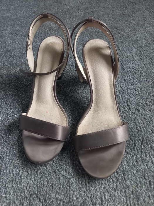 Sandały na słupku Mexx 39