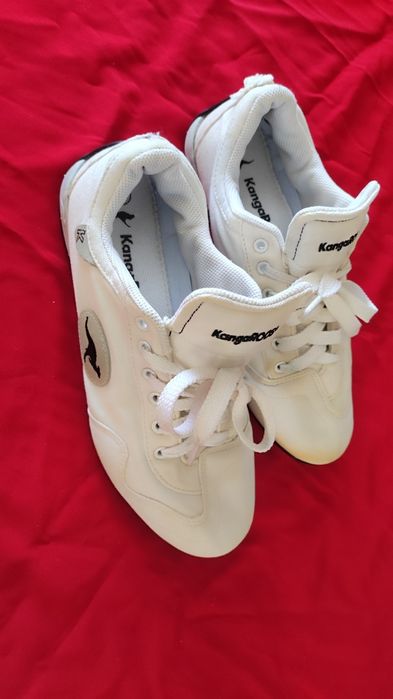 Кроссовки фирменные 39