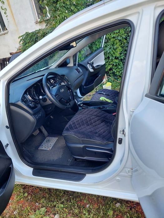Продам Kia Ceed II 2013 год
